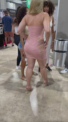 her ass looks amazing in this dress