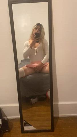 I need a sissy on their knees