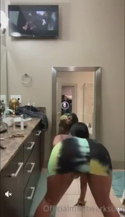 Bathroom Booty Twerking clip