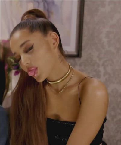 Ariana has the most erotic mouth
