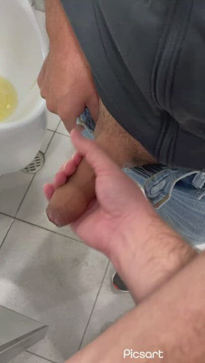 Cruising this guy at a Walmart in Mexico🤫 he stood next to me at the urinal and