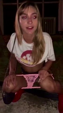 Blonde Exhibitionist Outdoor Piss Pissing clip
