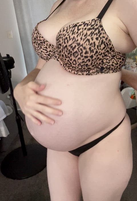 My preggo pussy needs cock 