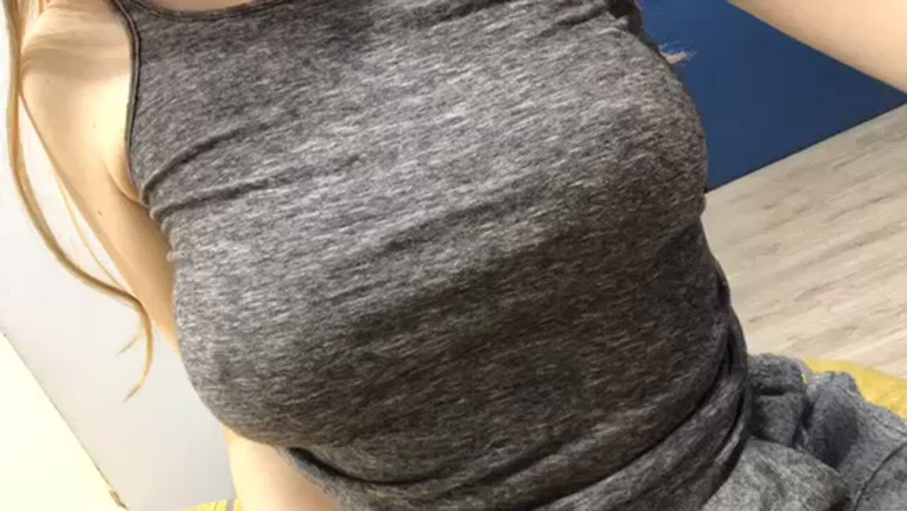 I’m a 5ft nerdy college student size 32f natural tits, would you do me? (Oc drop)