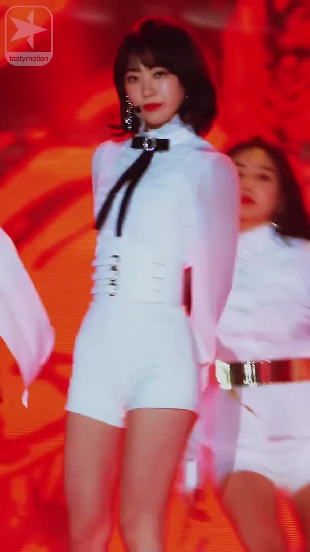 IZONE 190115 @ Seoul Music Awards Miyawaki Sakura by Poly rhythm 3(Normal+Zoomed2)