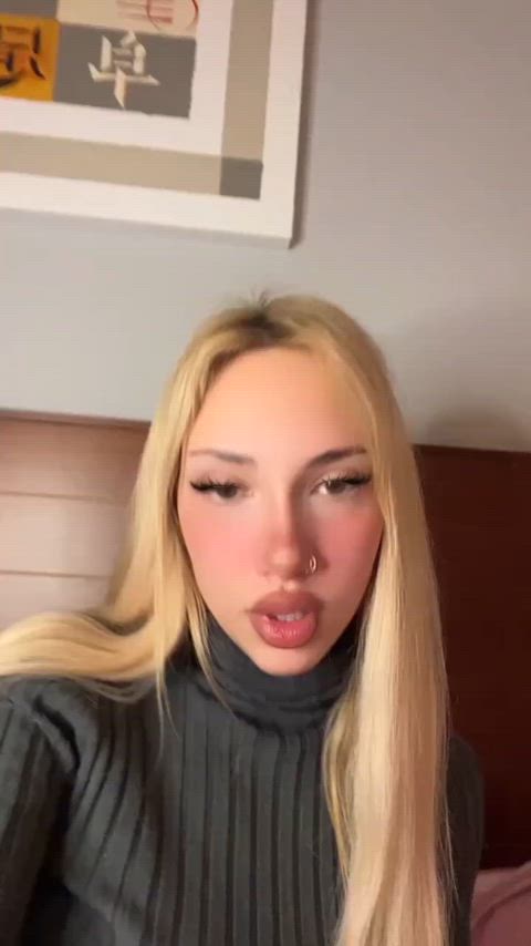 Soph - Blonde_sophia2 on OF - More tiktok flashes on my tiktok likes (juanmomo45)