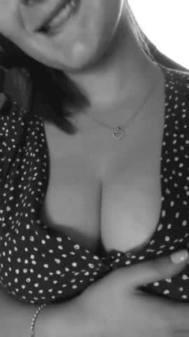 Big Tits Boobs Gamer Girl clip