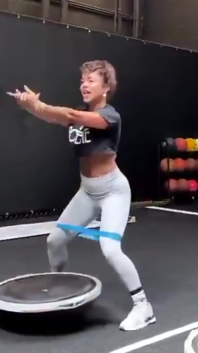 Vanessa Hudgens IG Sexy Workout