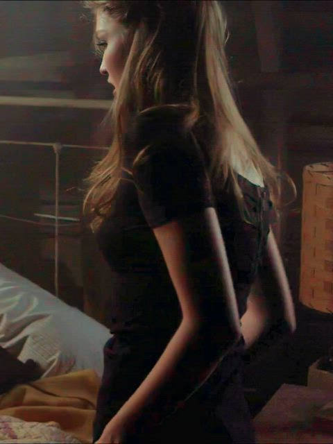 Lily Simmons in Banshee (s1e2)