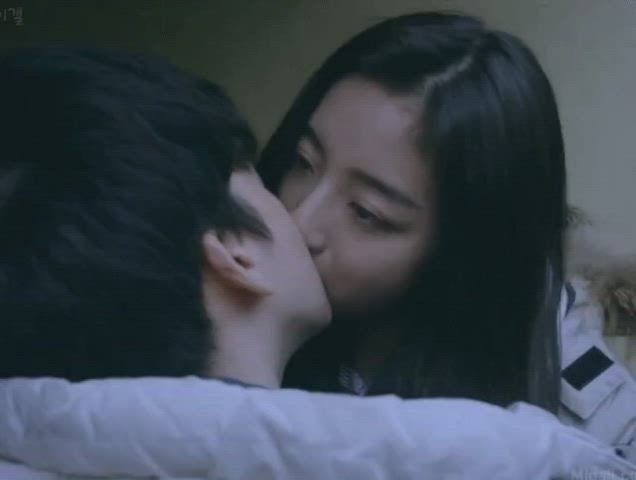 celebrity kiss korean clip