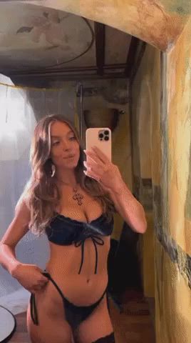 lingerie selfie sydney sweeney clip