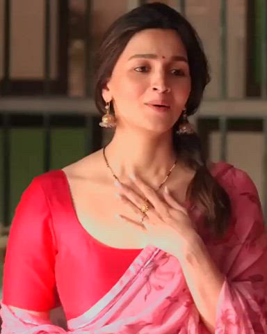 Nepo MILF Alia bhatt Kapoor gets me horny in saree... Comment below what she must've