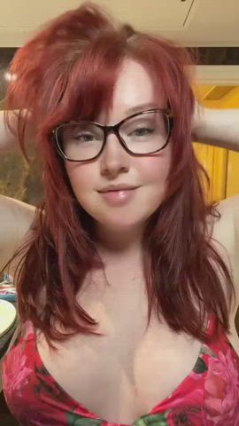 chubby curvy cute dress glasses milf natural tits redhead thick clip