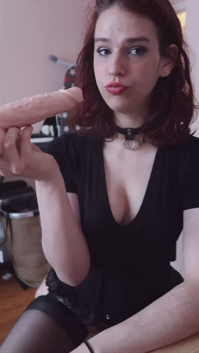 Deepthroat Dildo Trans clip