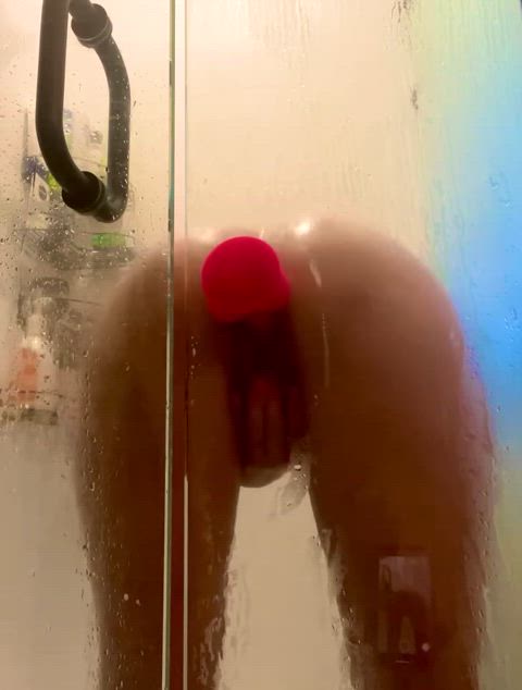 This is how a pregnant milf showers 