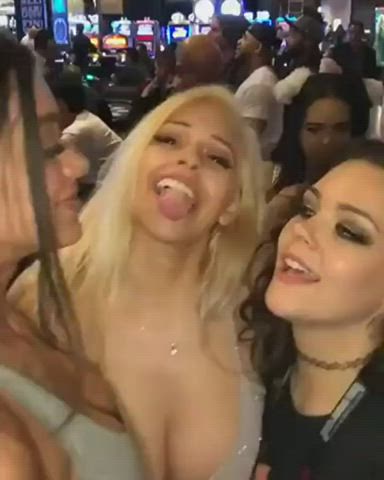 college girls kissing lesbian threesome clip