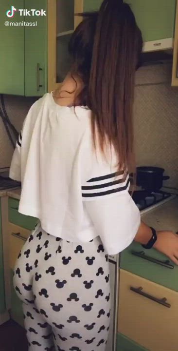 Ass Kitchen Petite Twerking White Girl clip