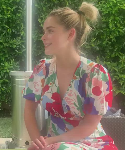 Kiernan Shipka, cute