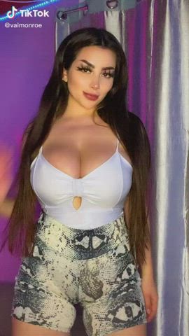 Big Tits Braces Latina Natural Tits TikTok clip