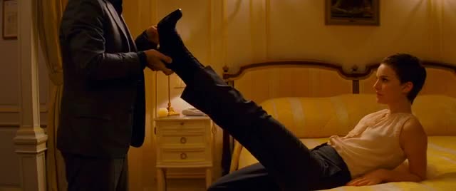 Natalie Portman, stripping,