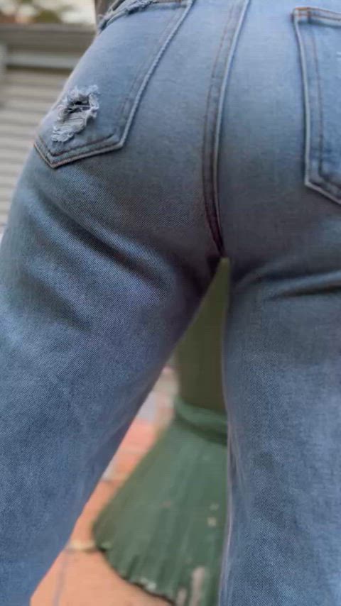 jeans omorashi pee peeing petite piss-pov piss-sluts clip