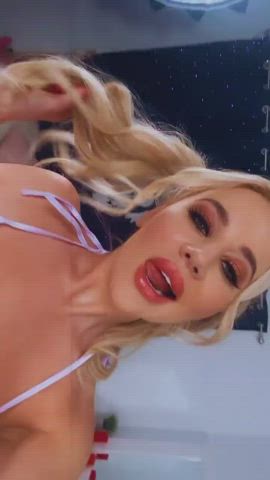 Bikini Blonde Pornstar Savannah Bond clip