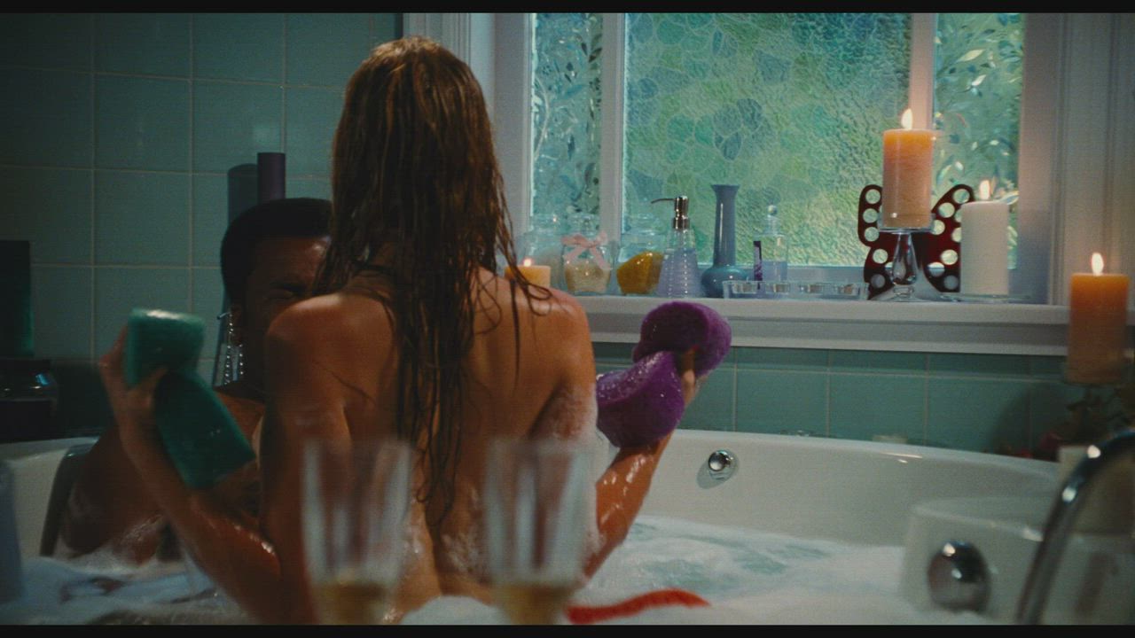 Jessica Pare's plot in a bathtub [Hot Tub Time Machine (2005)]