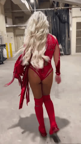 on her way to suck 😏 new contract from vince after miz sucked at match.