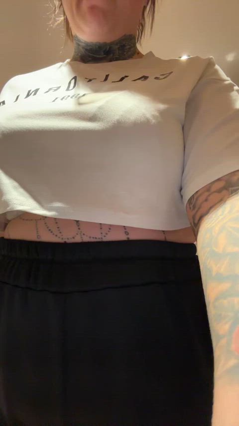 amateur bbw big tits chubby fart fart fetish natural tits tattooed white girl clip