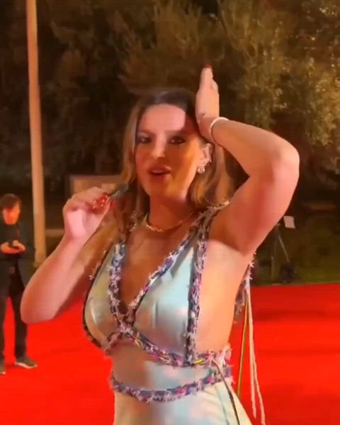 bella thorne celebrity redhead clip