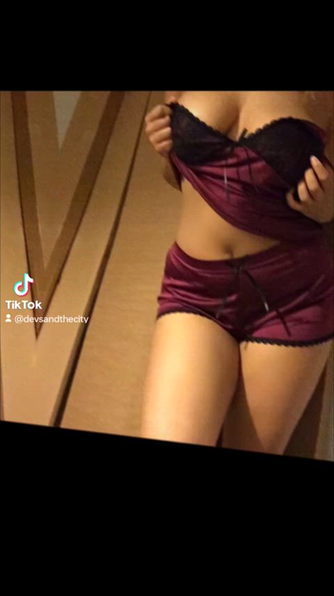 big tits boobs curvy sfw thick thick thighs tiktok r/tiktits r/onlypornnsfw clip