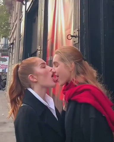 amateur french kissing jia lissa kissing lesbian outdoor public redhead clip