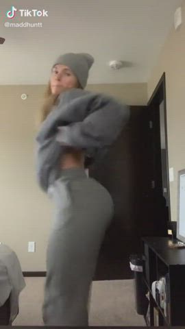 blonde tiktok twerking clip