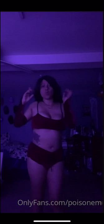 Big Tits Gamer Girl Latina clip