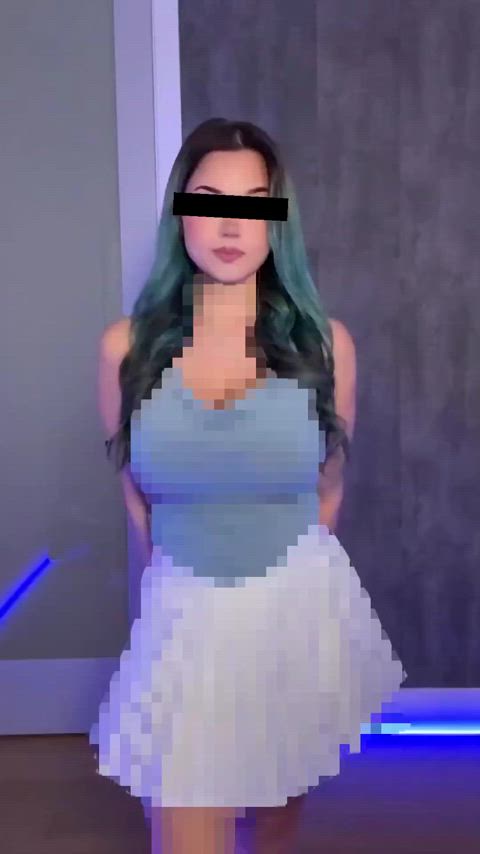 She's so hot 🥵 Shame you can only see pixels beta 😈