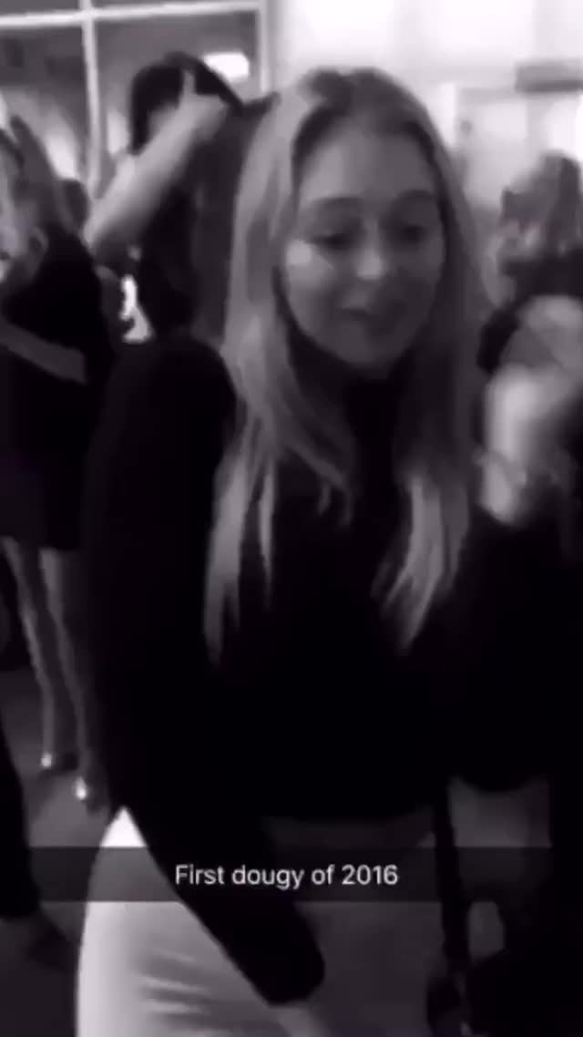 Sexy and Curvy Iskra Lawrence breaks down dancing in club