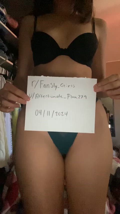 20 years old latina panties clip