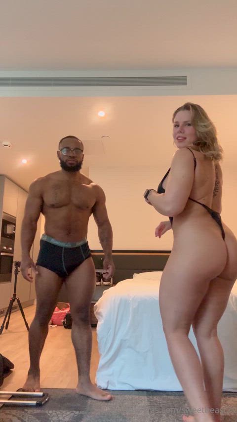 muscles muscular girl muscular milf big-asses thick-booty clip