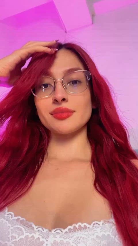 camsoda camgirl colombian glasses myfreecams redhead skinny clip