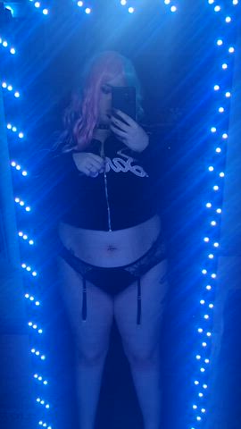 bbw cute goth onlyfans pawg solo tease thick white girl bimbos femme-fatales goth-girls
