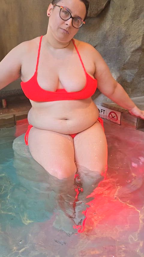 alt bbw bikini chubby glasses nerd onlyfans sfw swimming pool alt-girls amateur-girls