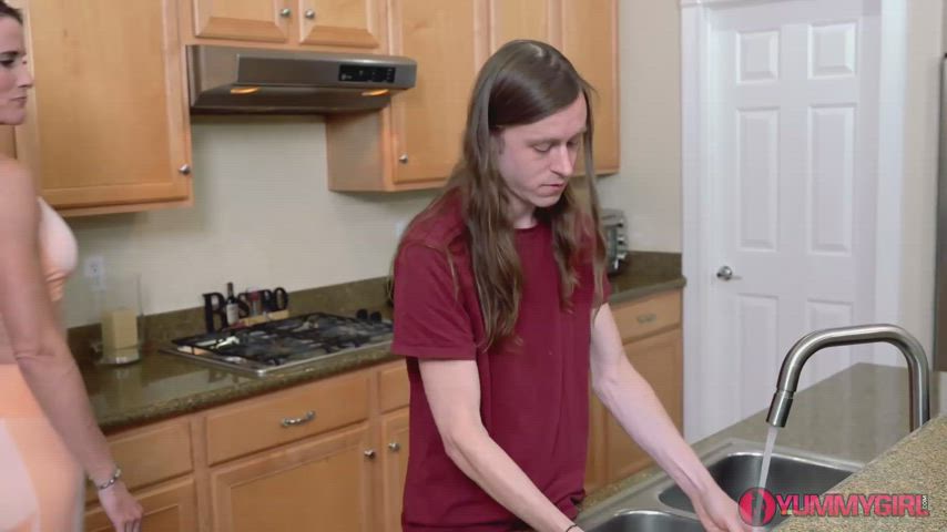Scene Of The Week: Doing Chores Can Be Fun
