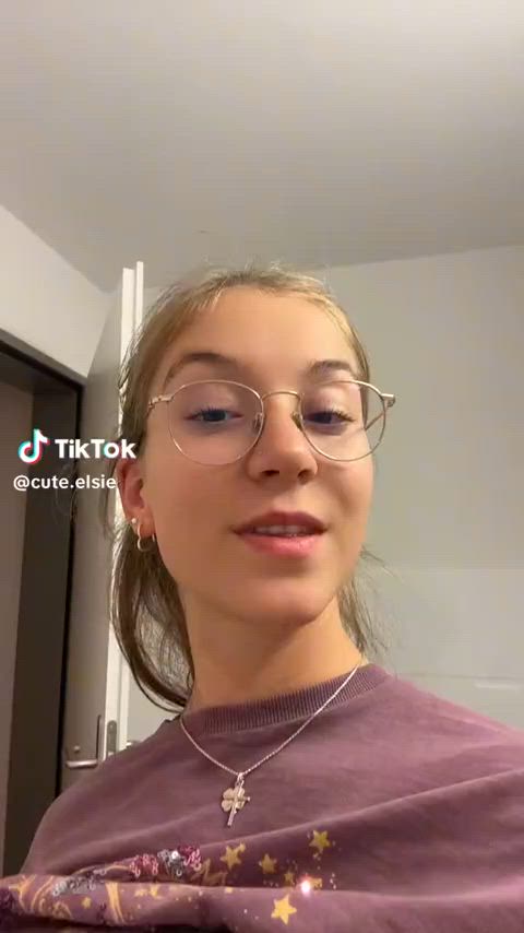 Elsie - More tiktok flash vids on my TT likes