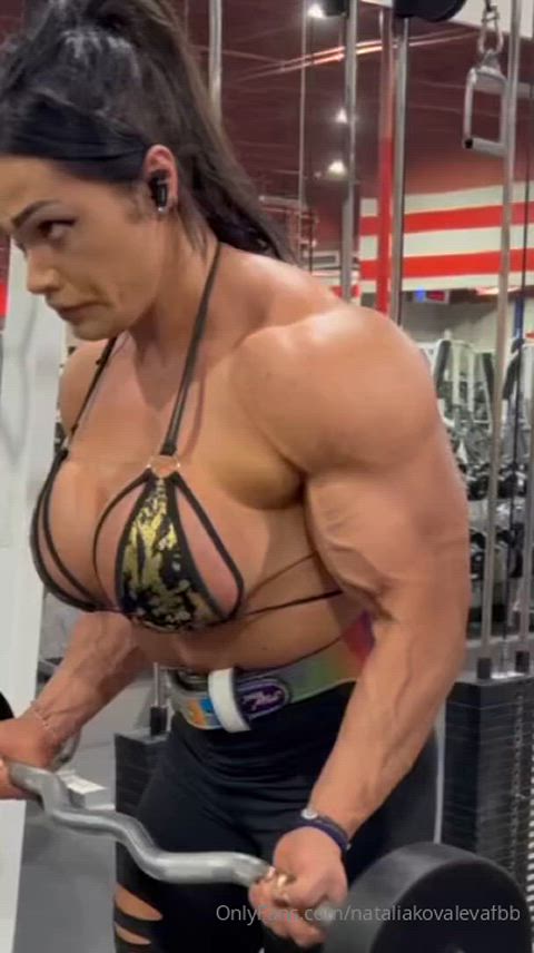 bodybuilder gym muscles muscular girl muscular milf clip