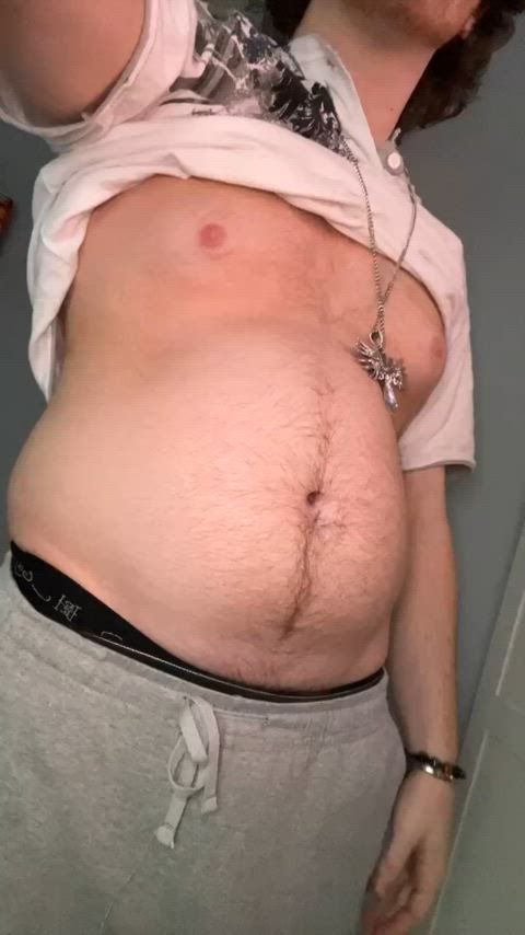 anyone wanna rub it? (m4m)