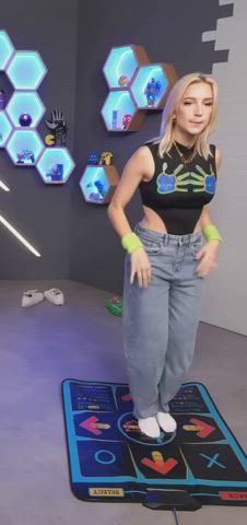 bouncing tits braless dancing clip