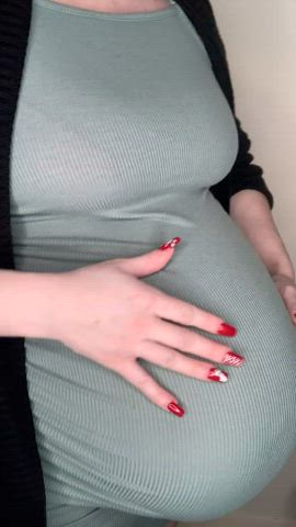 Pregnant again… so thought I’d treat you to how big I got last time.