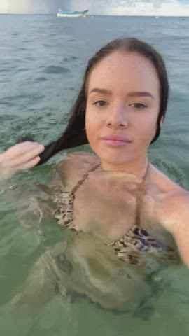 would u fukk me in the water on a public beach like that..