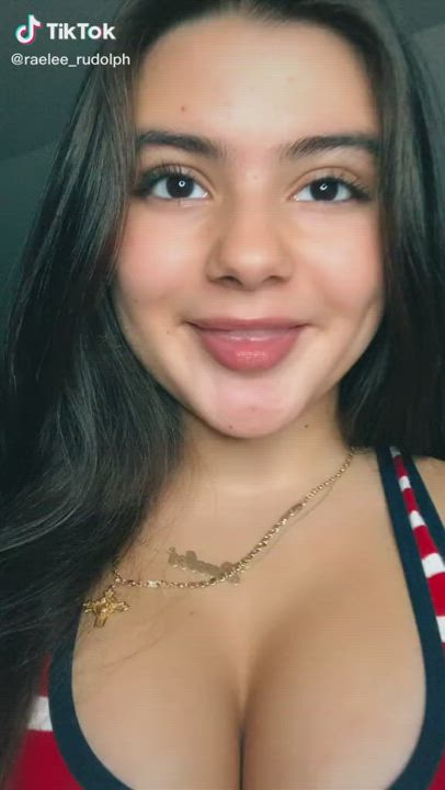 Braces Cleavage TikTok clip