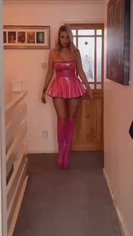blonde boots latex clip